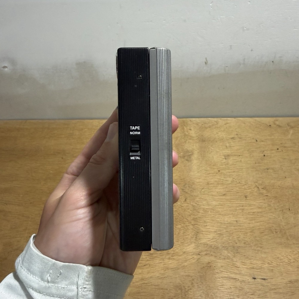 Vintage Sony Walkman II WM-2 Silver Portable Stereo Cassette Player - For Parts - Picture 8 of 10